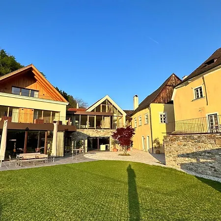 Weingut Fj Gritsch Mauritiushof Apartments Spitz an der Donau Exterior foto